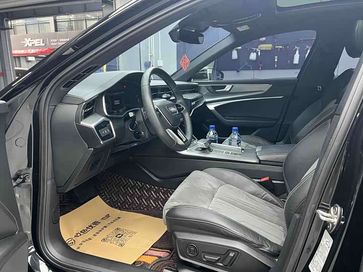 Фото 9 - Audi A6L