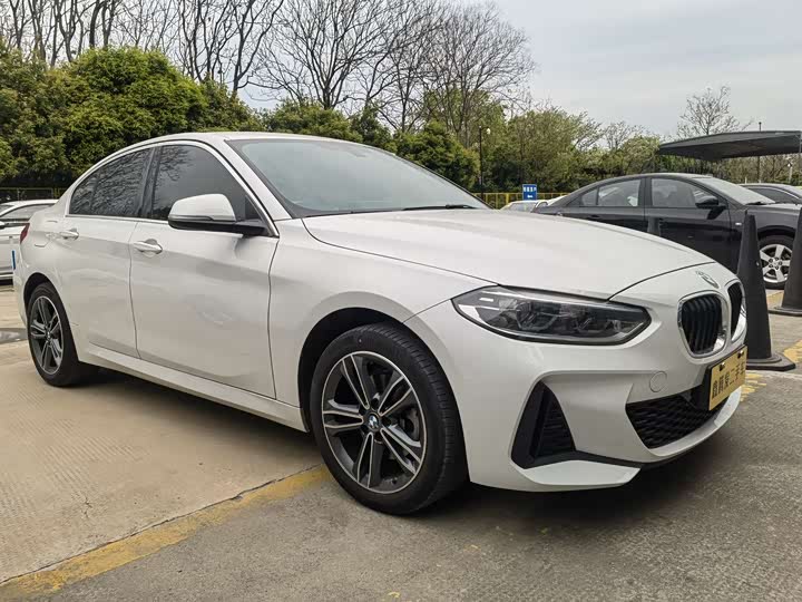 Фото 3 - BMW 1 Series