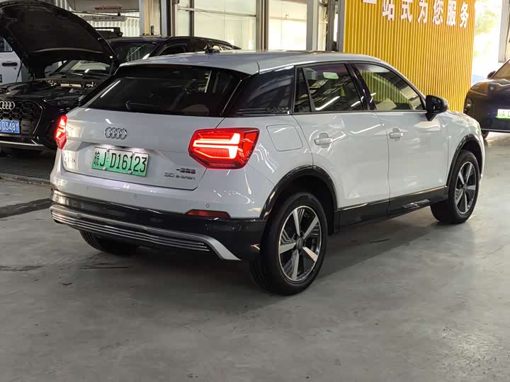Фото 6 - Audi Q2L e-tron