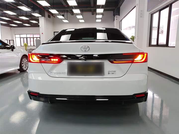 Фото 6 - Toyota Camry