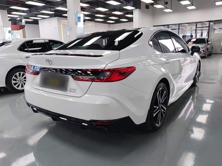 Фото 7 - Toyota Camry