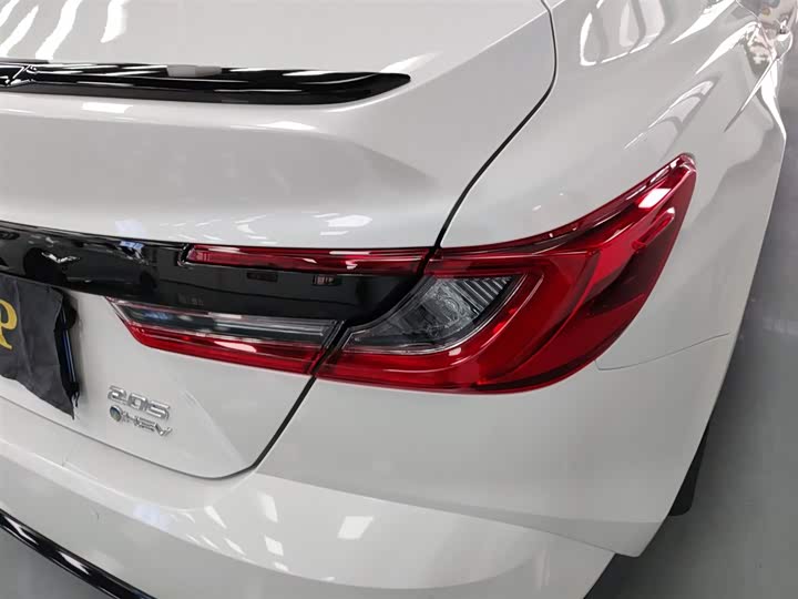 Фото 8 - Toyota Camry