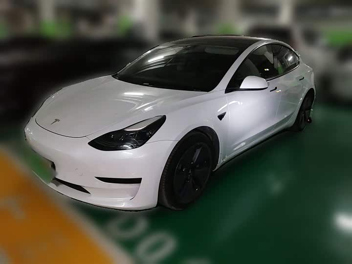 Фото 1 - Tesla Model 3