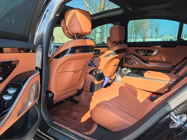 Фото 5 - Mercedes-Benz S-Class