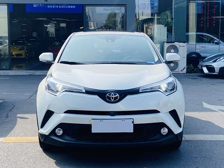 Фото 1 - Toyota C-HR