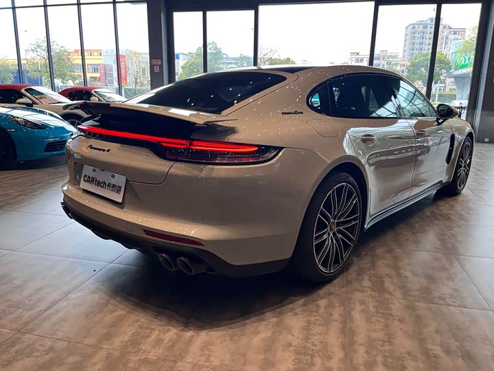 Фото 4 - Porsche Panamera