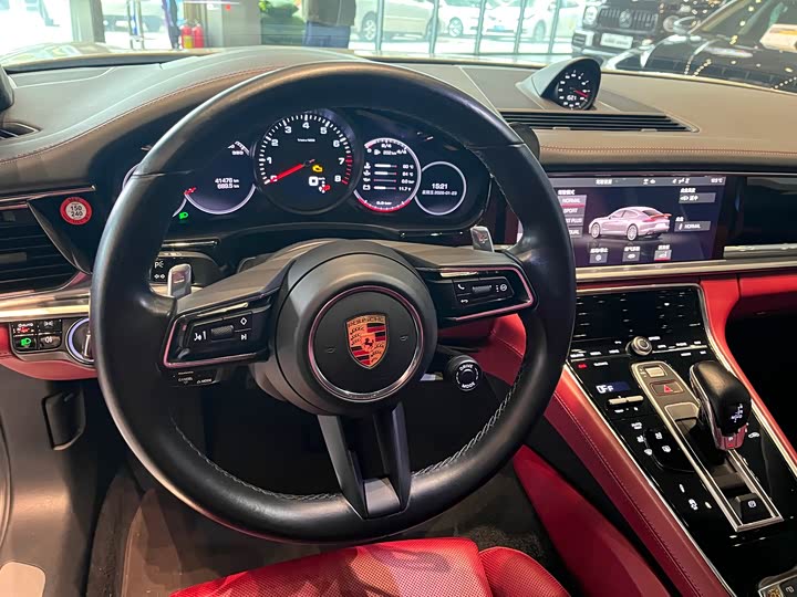 Фото 7 - Porsche Panamera