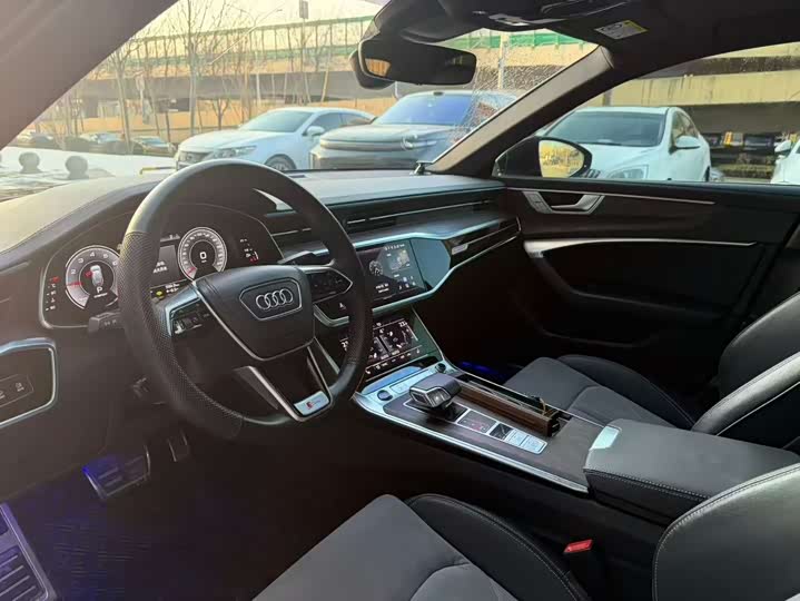 Фото 7 - Audi A6L