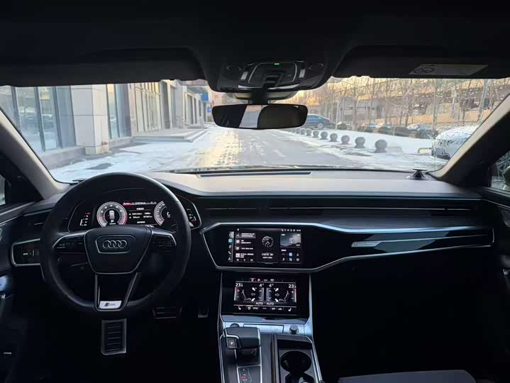 Фото 8 - Audi A6L