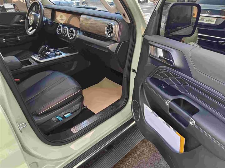 Фото 7 - Tank 300