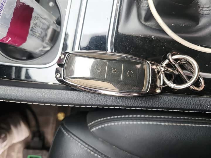 Фото 9 - BYD Song Max