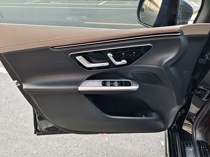 Фото 4 - Mercedes-Benz EQE SUV