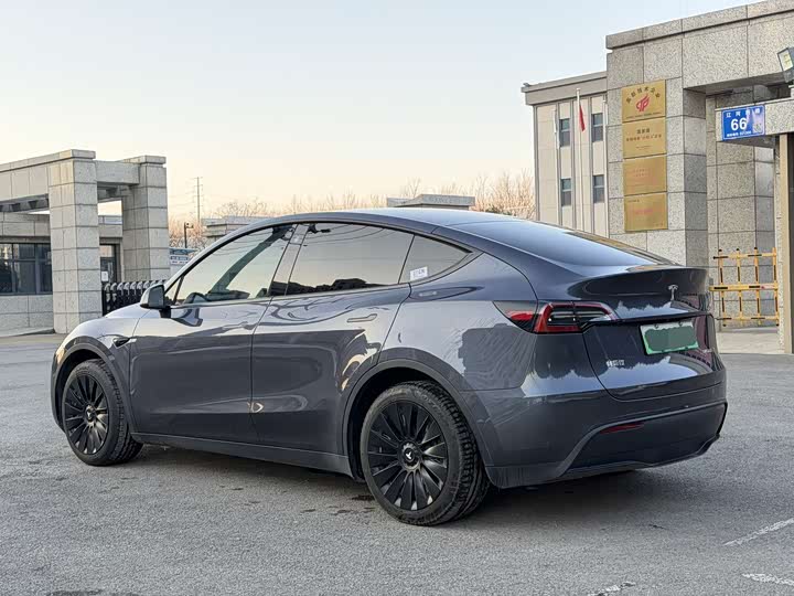 Фото 4 - Tesla Model Y