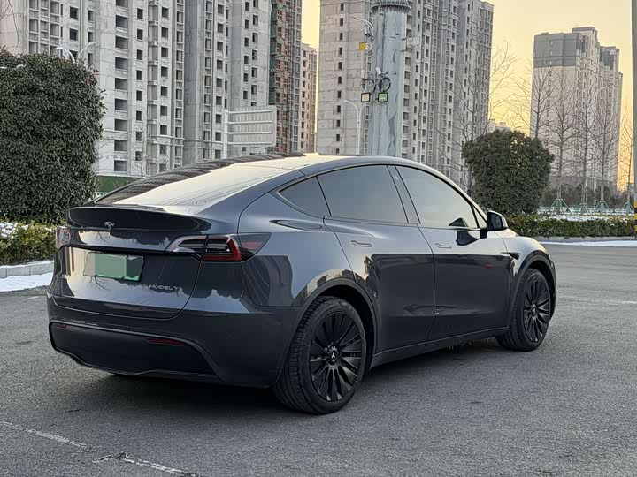 Фото 6 - Tesla Model Y