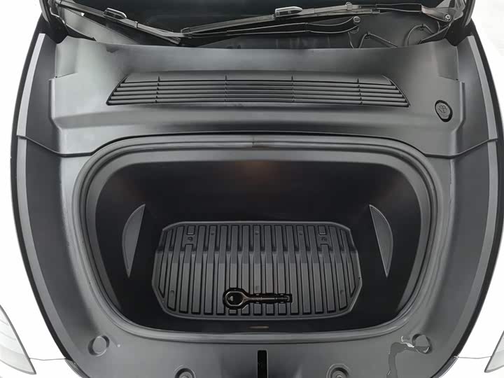 Фото 6 - Tesla Model Y