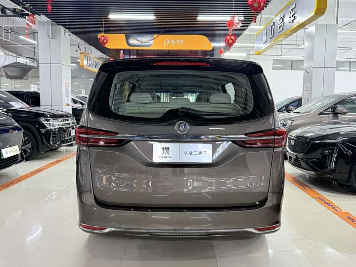 Фото 5 - Buick GL8 ES