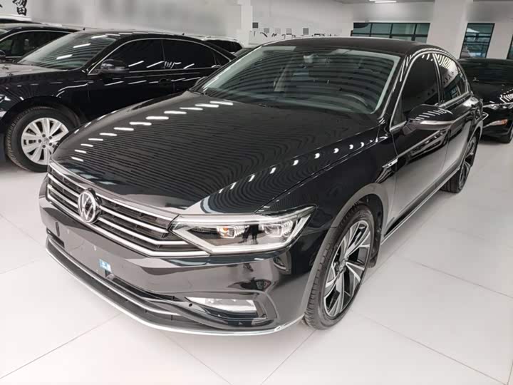 Фото 1 - Volkswagen Magotan