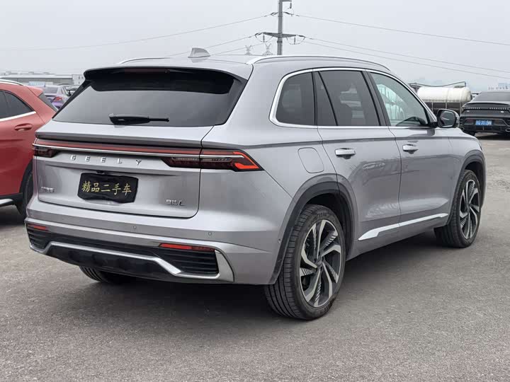 Фото 9 - Geely Monjaro