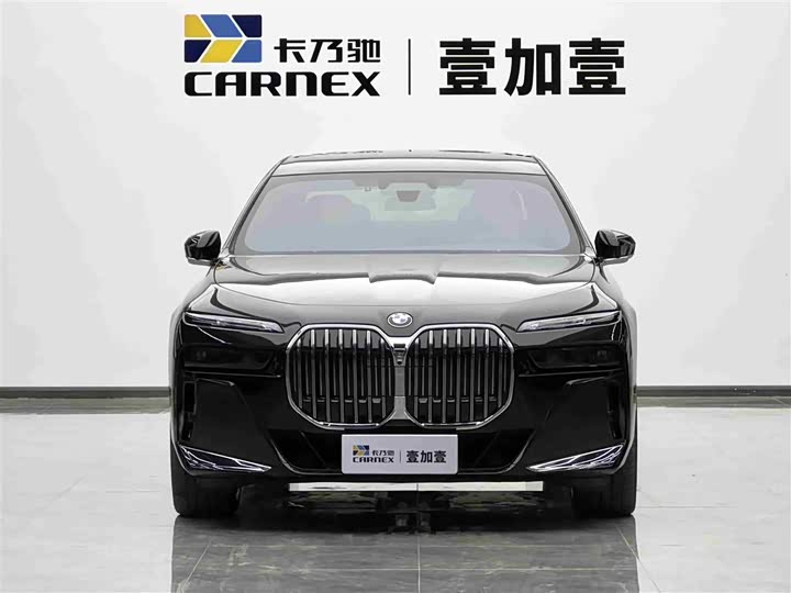 Фото 2 - BMW 7 Series