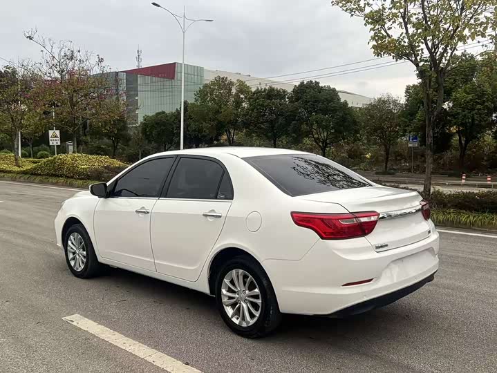 Фото 5 - Geely Vision