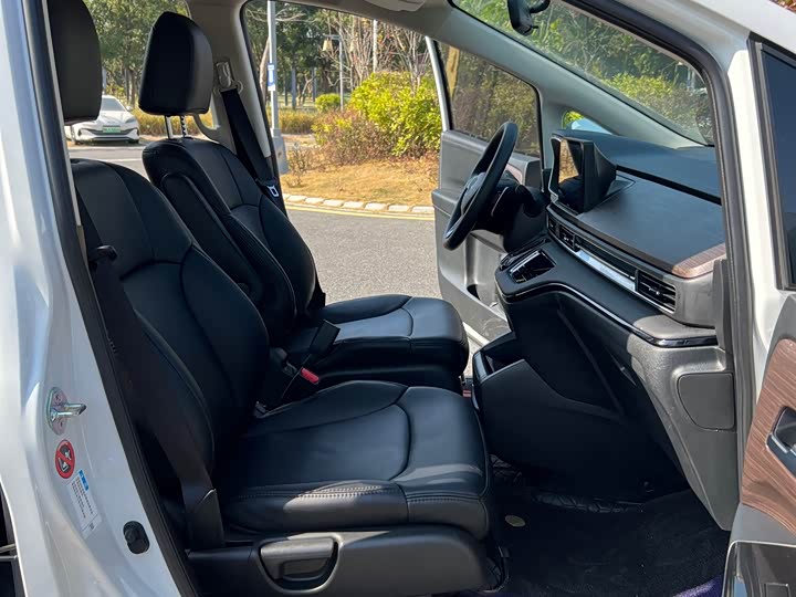 Фото 6 - Honda Odyssey