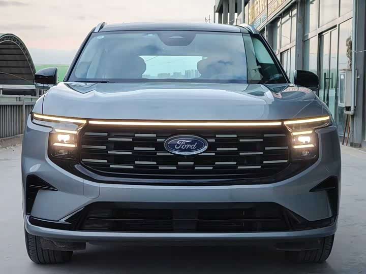 Фото 2 - Ford Edge
