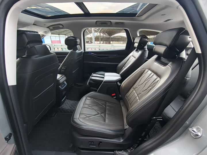 Фото 9 - Ford Edge