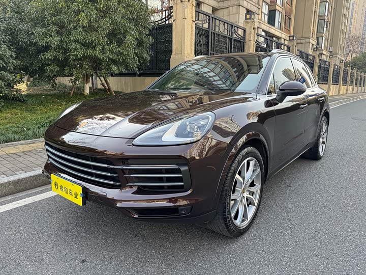 Фото 1 - Porsche Cayenne