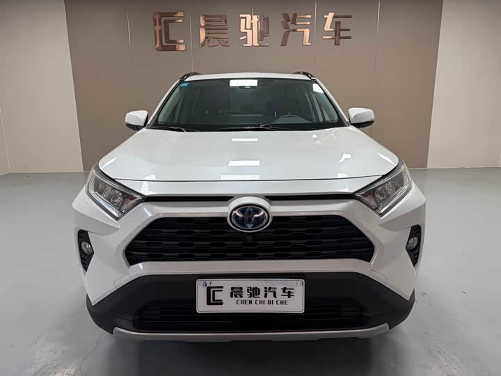 Фото 2 - Toyota RAV4