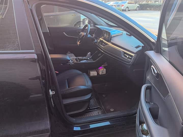 Фото 8 - Chery Tiggo 8