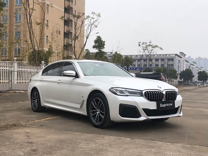 Фото 3 - BMW 5 Series