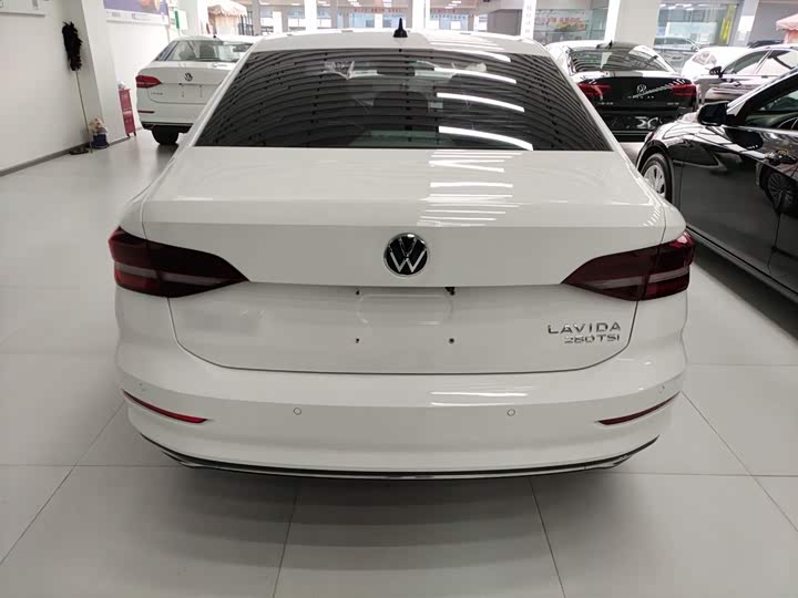 Фото 6 - Volkswagen Lavida