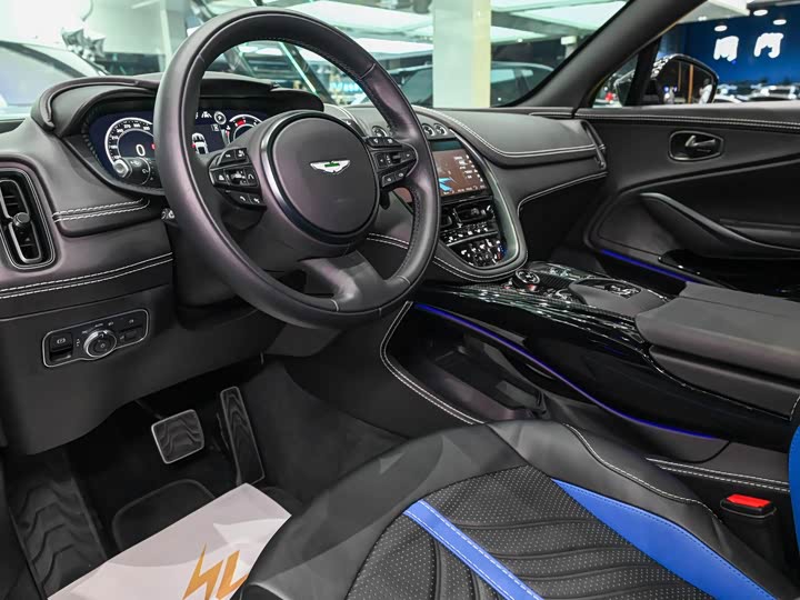 Фото 8 - Aston Martin DBX