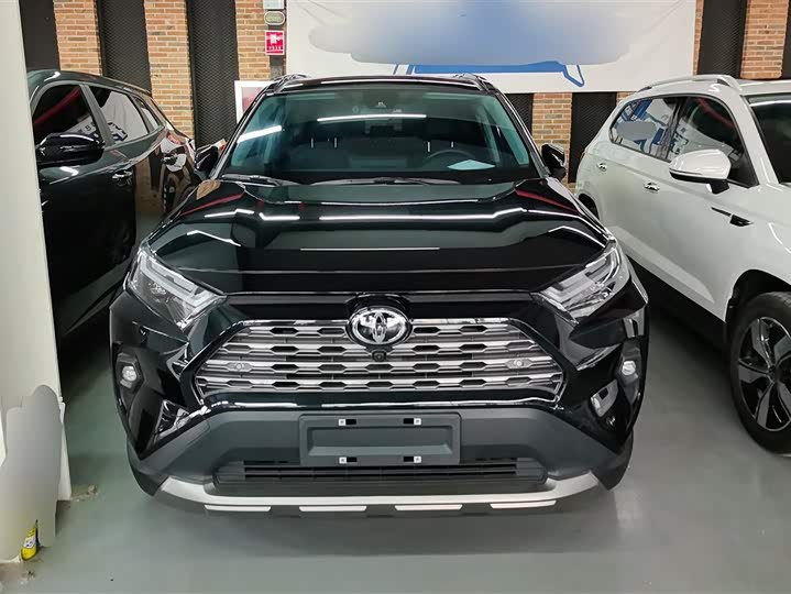 Фото 2 - Toyota RAV4