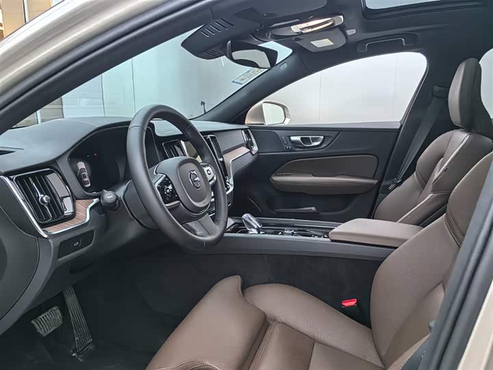 Фото 7 - Volvo S60