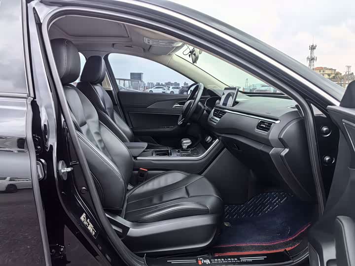 Фото 5 - Hongqi H5