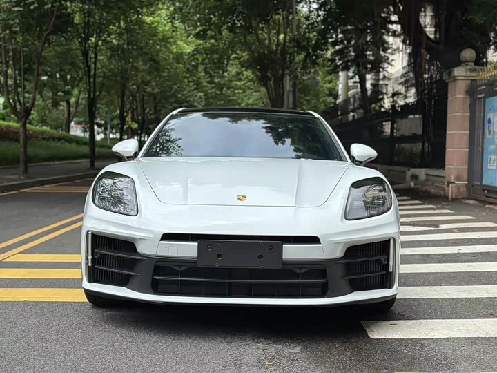 Фото 2 - Porsche Panamera