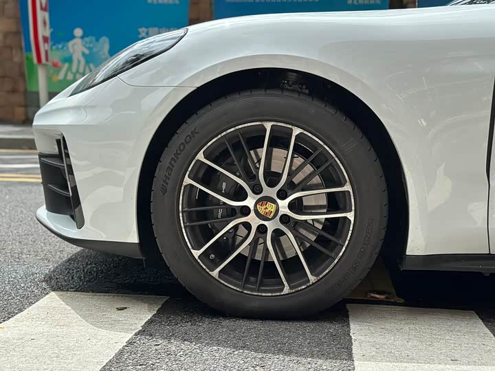 Фото 9 - Porsche Panamera