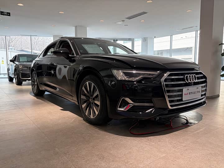 Фото 2 - Audi A6L