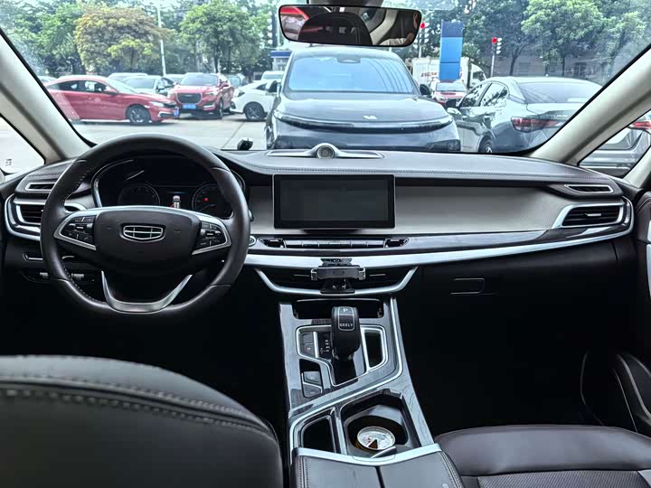 Фото 9 - Geely Jiaji