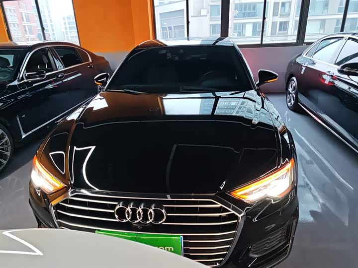 Фото 3 - Audi A6L