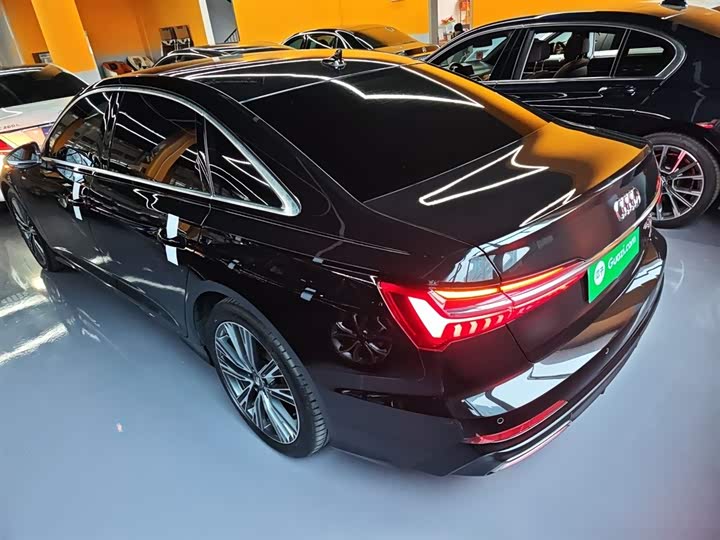 Фото 5 - Audi A6L