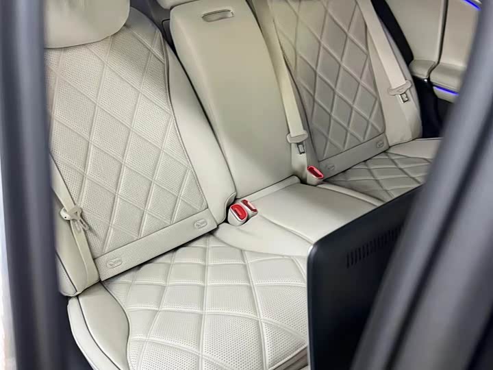 Фото 3 - Mercedes-Benz Maybach S-Class