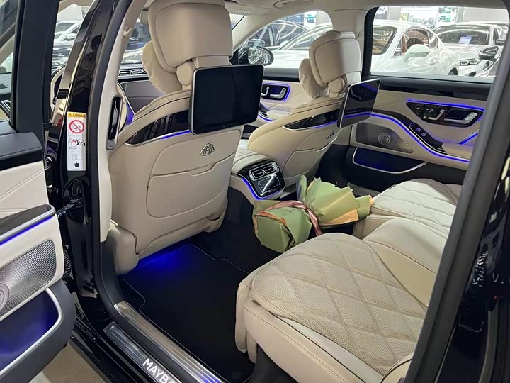 Фото 6 - Mercedes-Benz Maybach S-Class