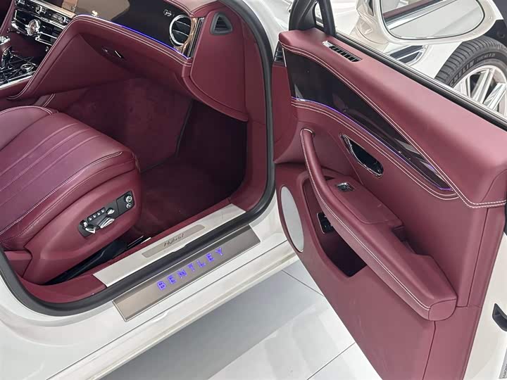 Фото 8 - Bentley Flying Spur Hybrid