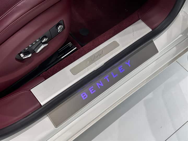 Фото 9 - Bentley Flying Spur Hybrid