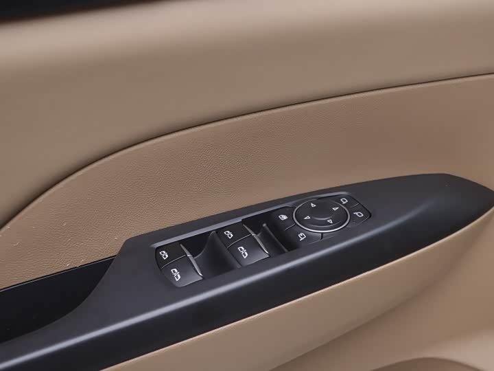 Фото 6 - Buick GL8 ES