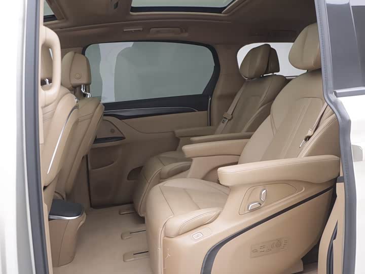 Фото 8 - Buick GL8 ES