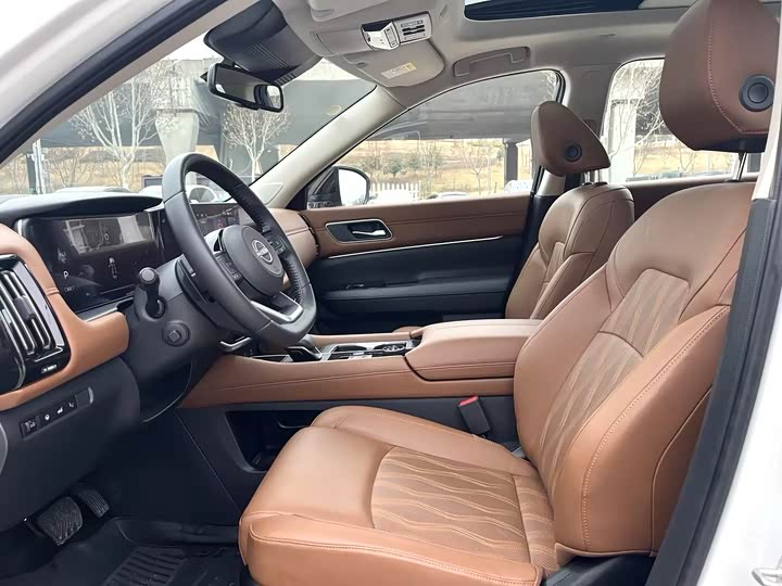 Фото 4 - Nissan Pathfinder