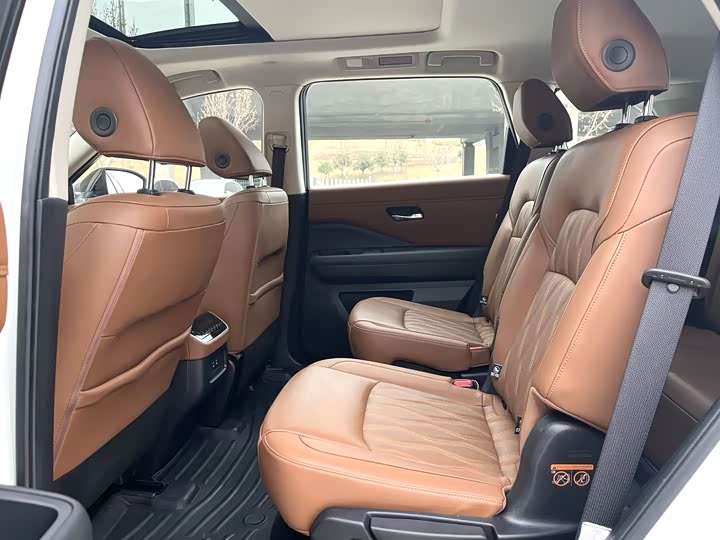 Фото 5 - Nissan Pathfinder